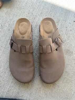 Cushionaire Haze Mens Clogs Comfortable Slip-On Clogs